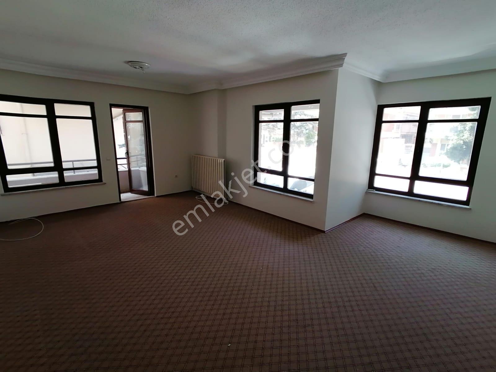 Gop Ust Kozada 1.kat İçi Bakımlı Ön Cephe Kombili 2+1 Kiralık Daire - Görsel 8