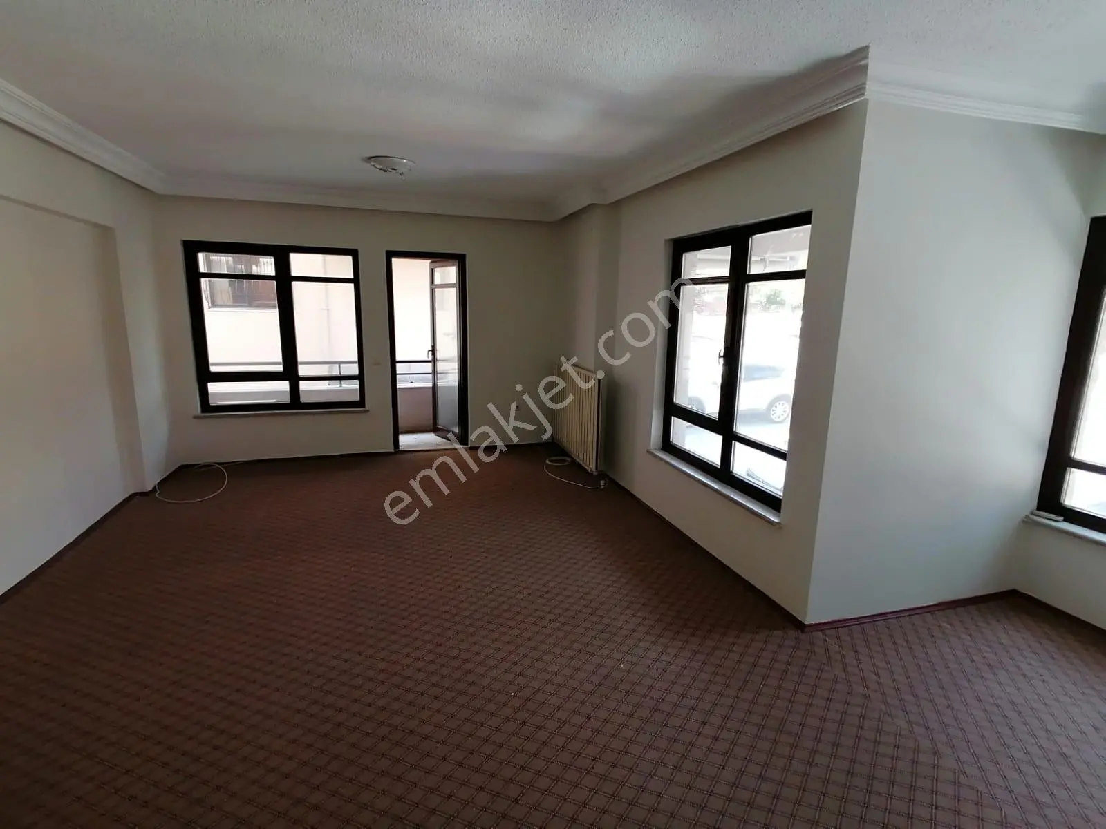 Gop Ust Kozada 1.kat İçi Bakımlı Ön Cephe Kombili 2+1 Kiralık Daire - Görsel 3