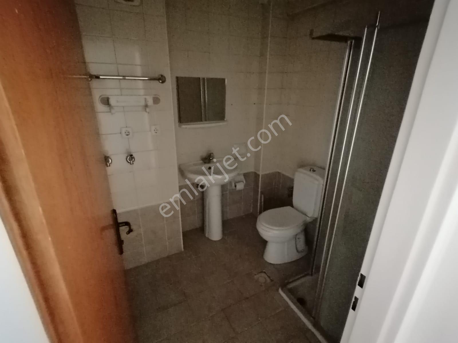 Gop Ust Kozada 1.kat İçi Bakımlı Ön Cephe Kombili 2+1 Kiralık Daire - Görsel 16