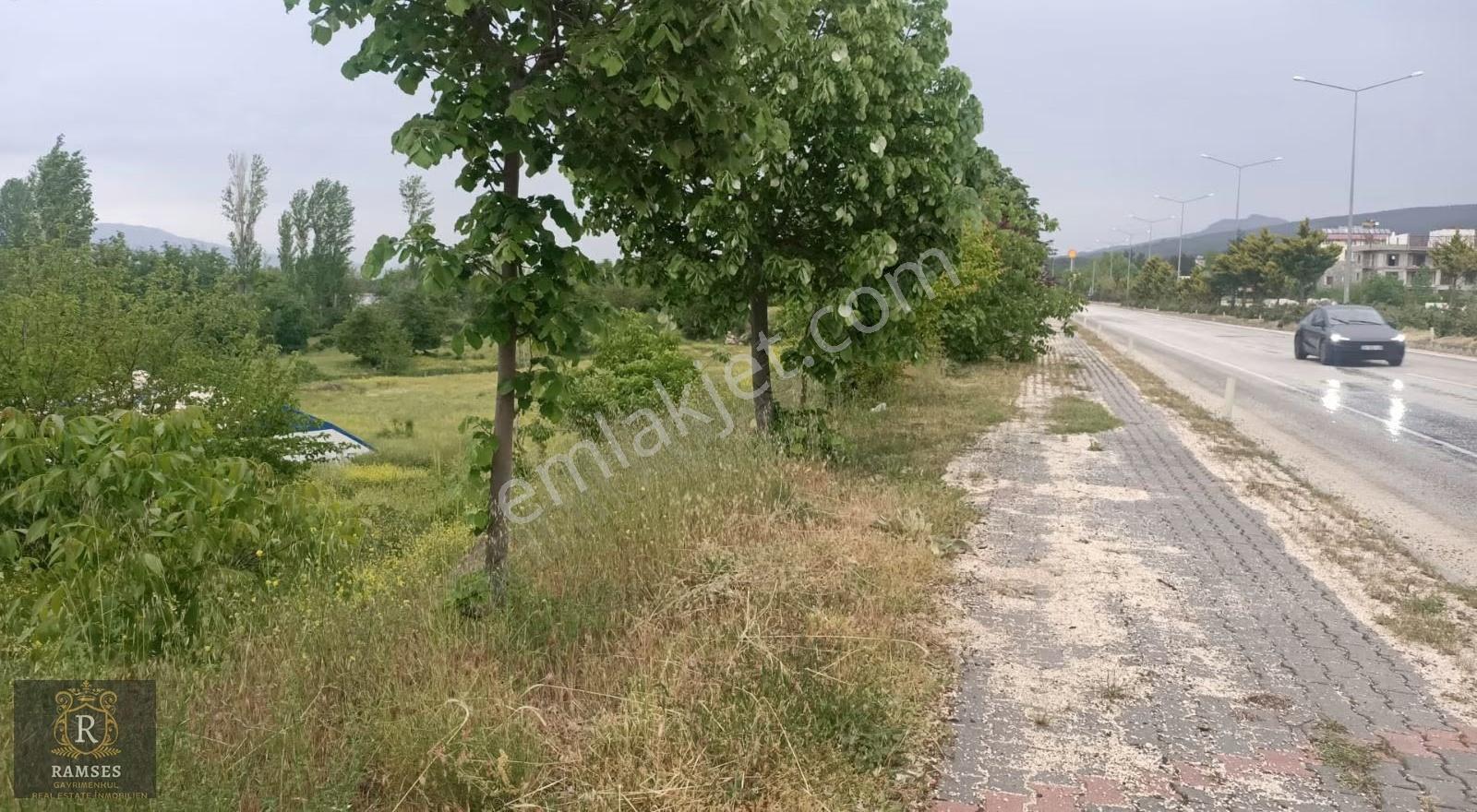 Yola Sıfır Ticari Ve Konut