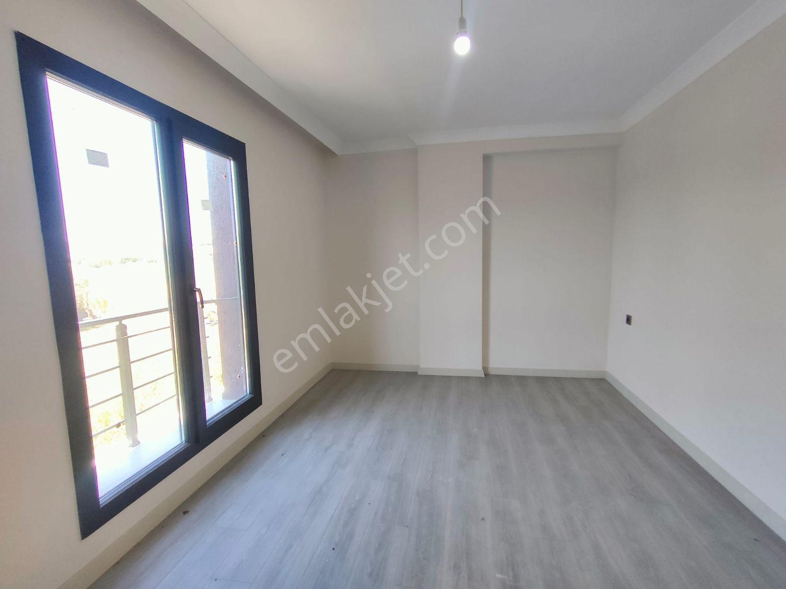 Kartallar'dan Denize Yakın Merkezde Büyük Bahçeli Yazlık Villa.. - Görsel 23