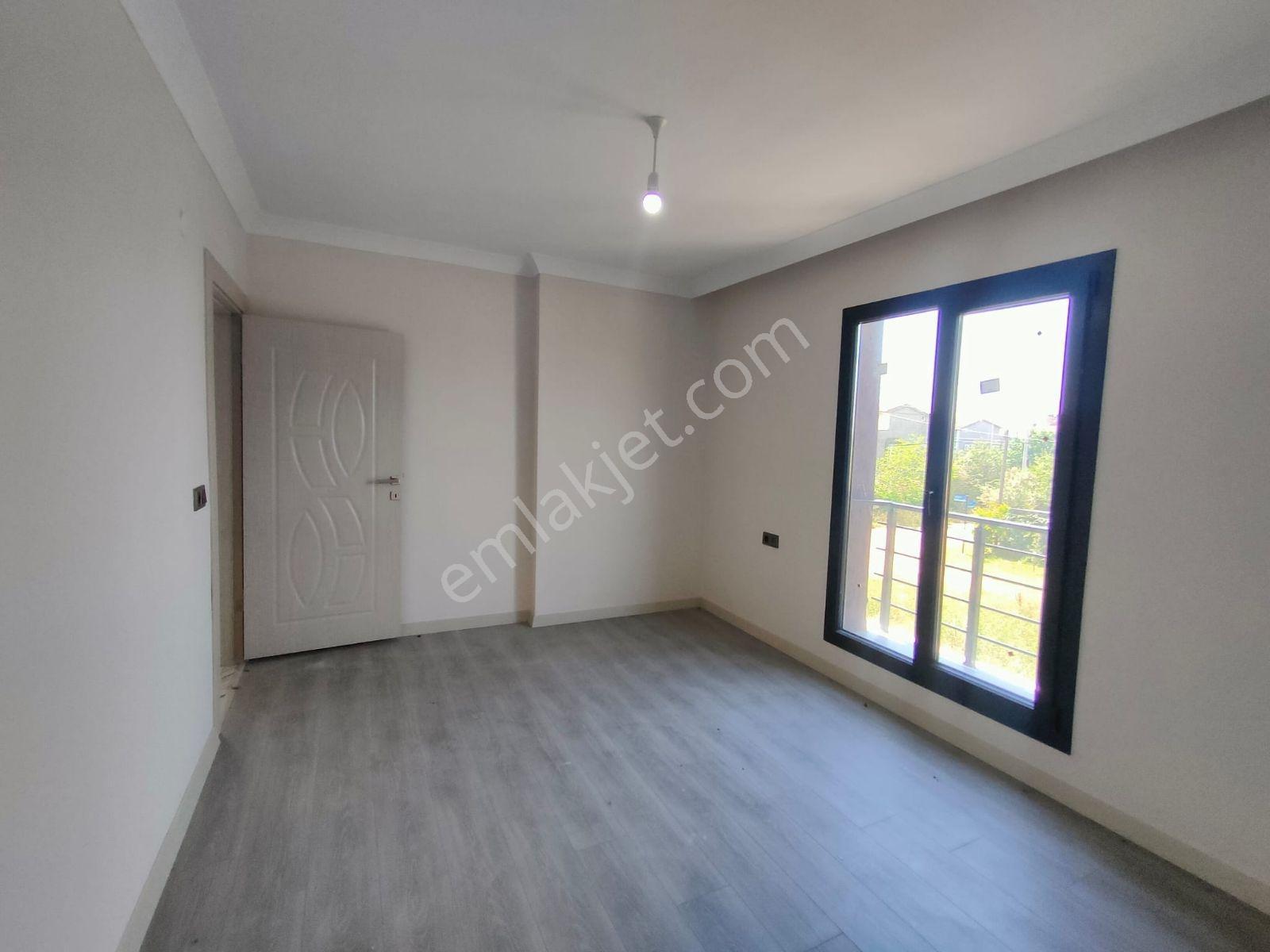 Kartallar'dan Denize Yakın Merkezde Büyük Bahçeli Yazlık Villa.. - Görsel 24