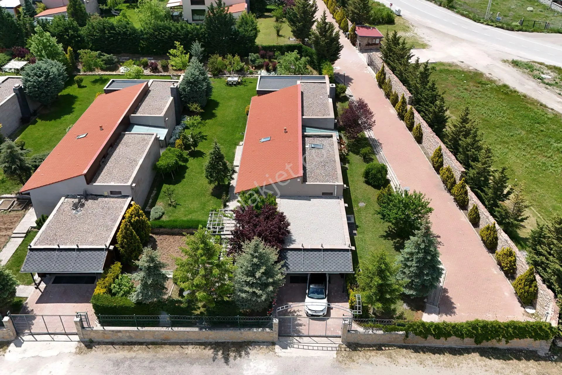 Gölbaşı Ballıkpınar Pınar Evler Tek Katlı Satılık Köşe Villa