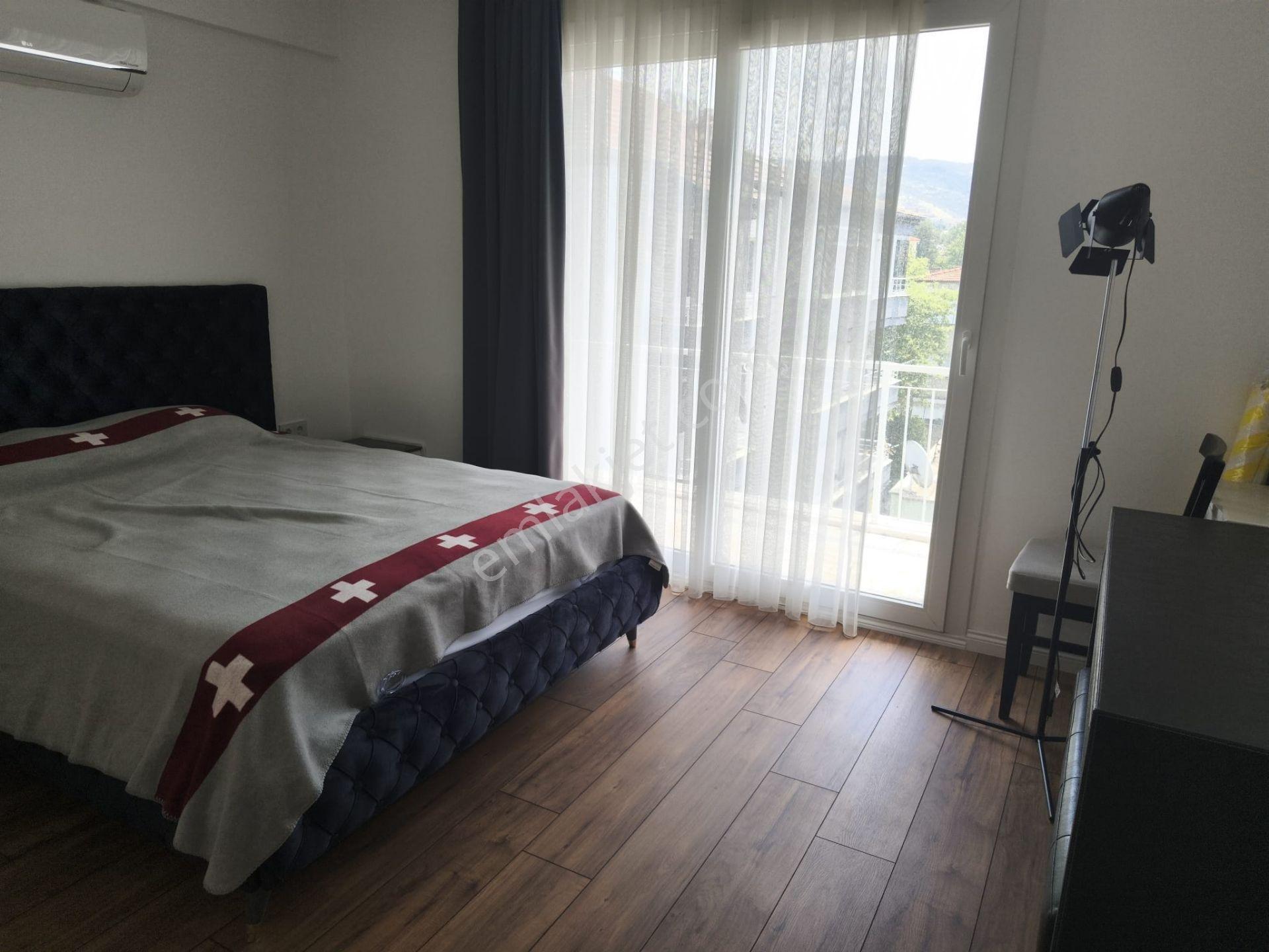 İzmir Selçuk Merkezde Full Eşyalı, Yenilenmiş 3 Balkonlu 2+1 Daire - Görsel 18