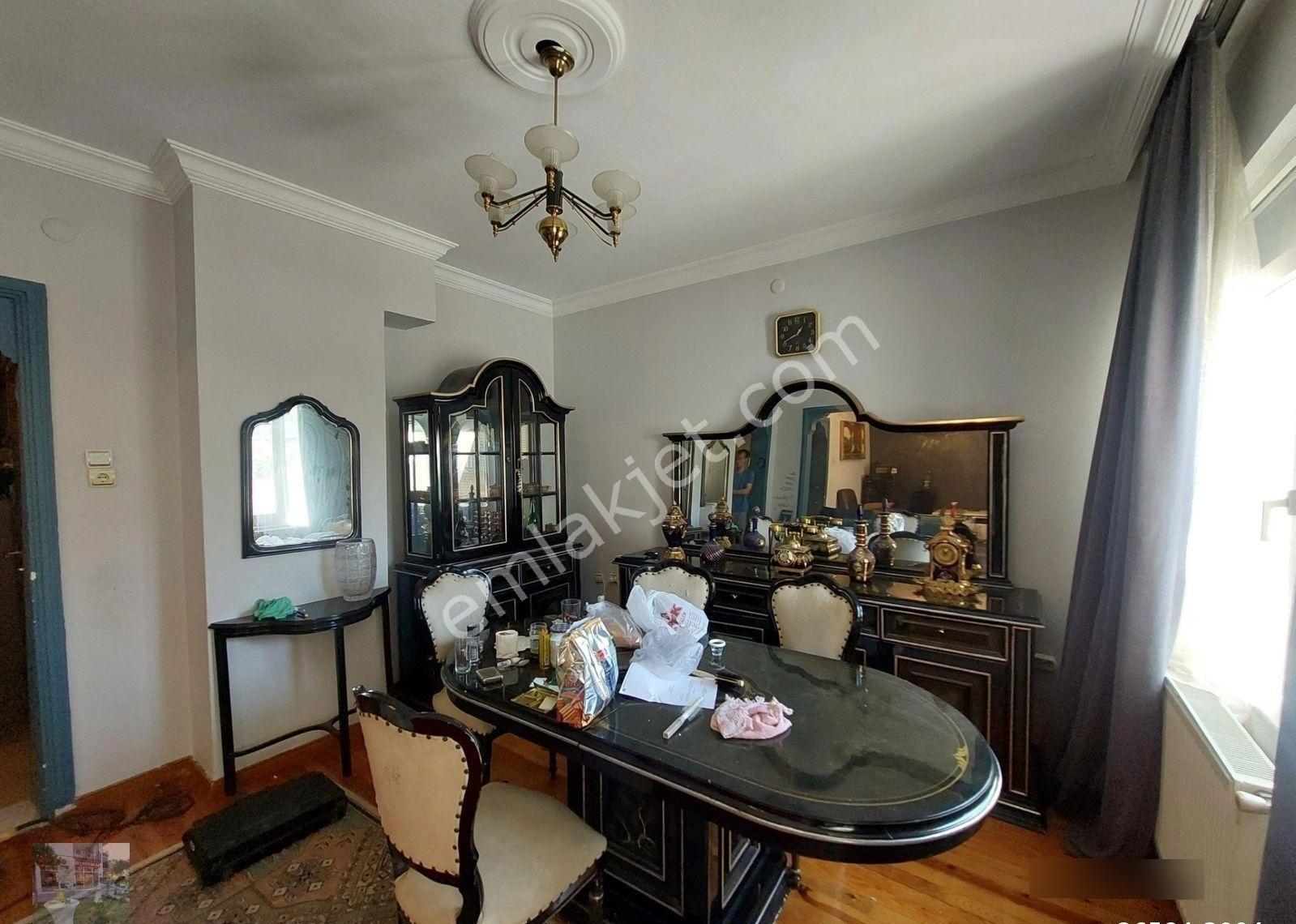 Karşıyaka Latife Hnm Köşkü Karşısı Eşyalı Kiralık Daire Kanıt Emlaktan - Görsel 21