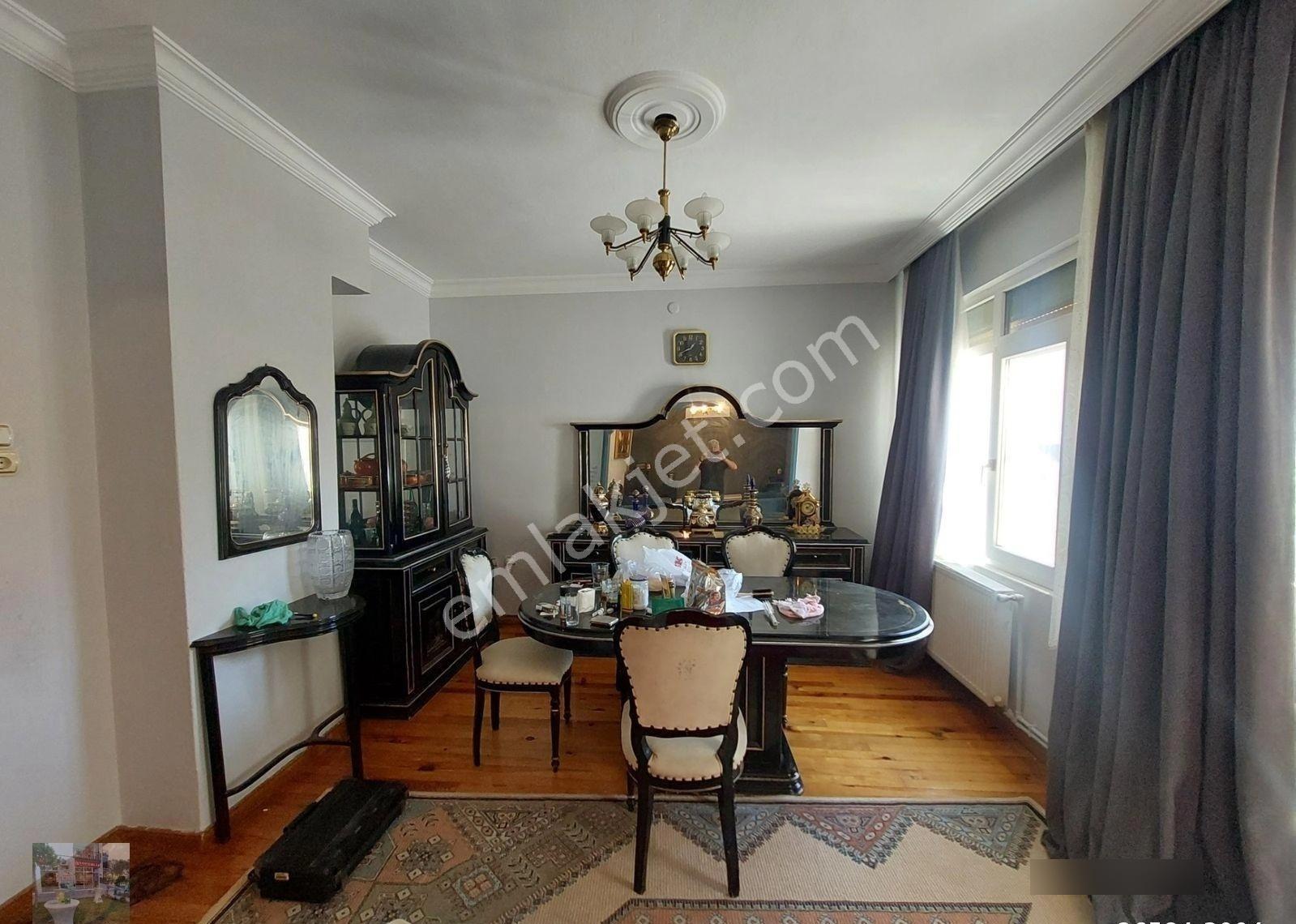 Karşıyaka Latife Hnm Köşkü Karşısı Eşyalı Kiralık Daire Kanıt Emlaktan - Görsel 5