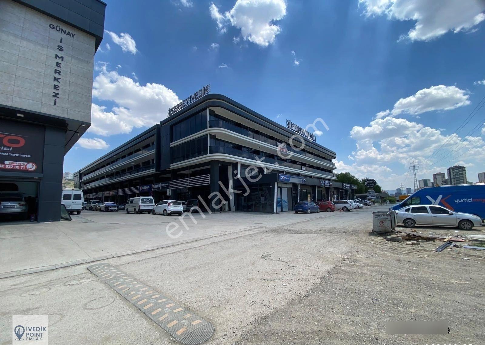 Serbey İş Merkezi'nde Balkonlu 47 M² Prestijli Satılık Ofis