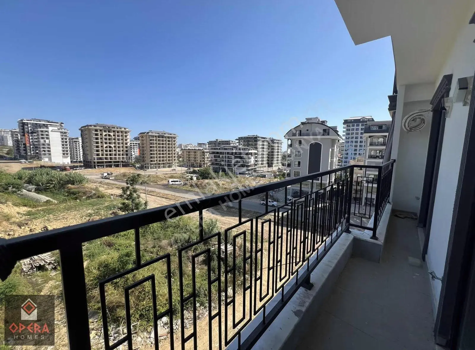 Mahmutlar'da Merkezi Konum Kiralık 1+1 Daire - Görsel 2