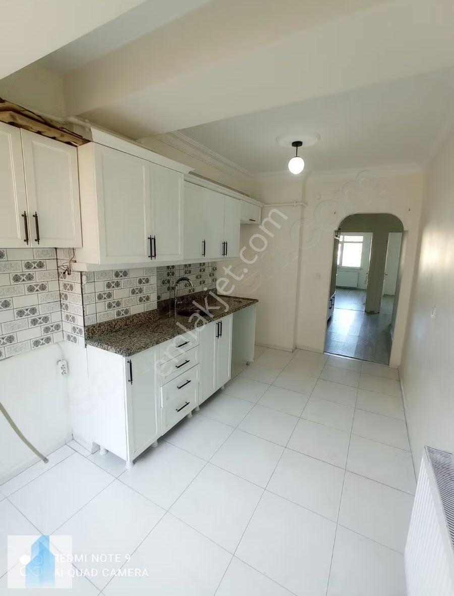 Bağcılar Kirazlı Da Satılık 2+1,100 M2 Harika Daire Metroya 1 Dk - Görsel 3