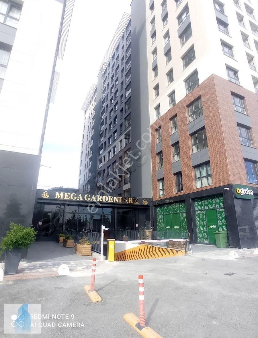 Zeytinburnu Mega Garden Da Satılık 2+1 Daire, Harika Manzaralı - Görsel 11