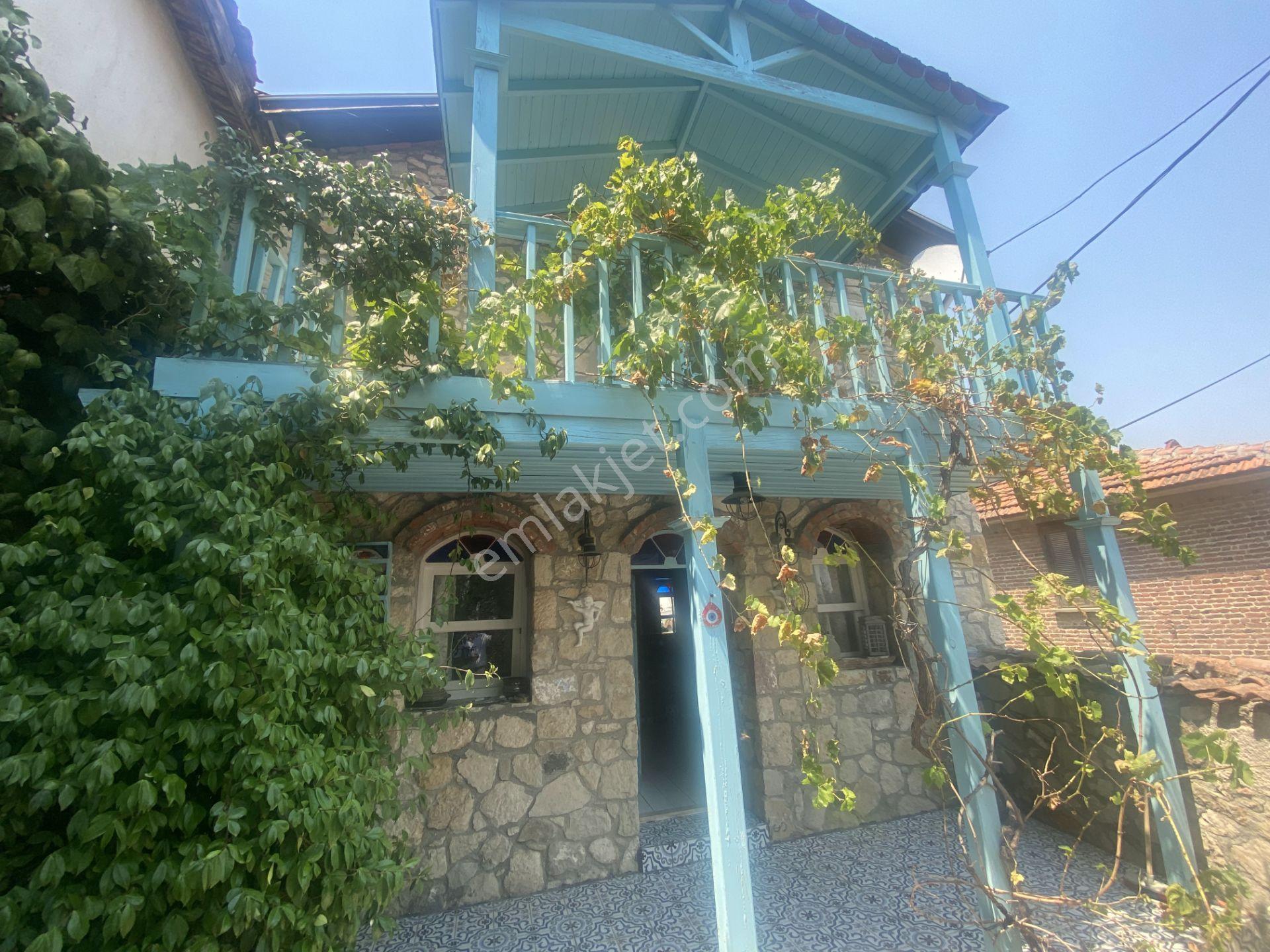 Balıkesir Gömec Keremköy De Satılık Mustakil Ev.