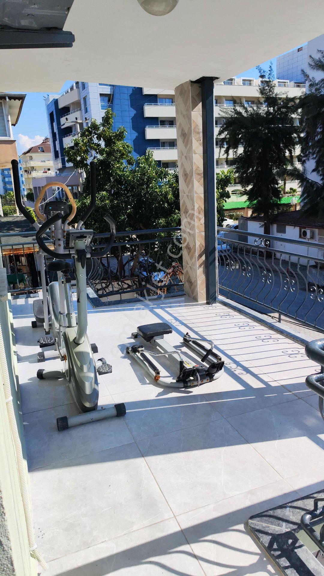Satılık 3 Katlı Deniz Manzaralı Villa - Görsel 3