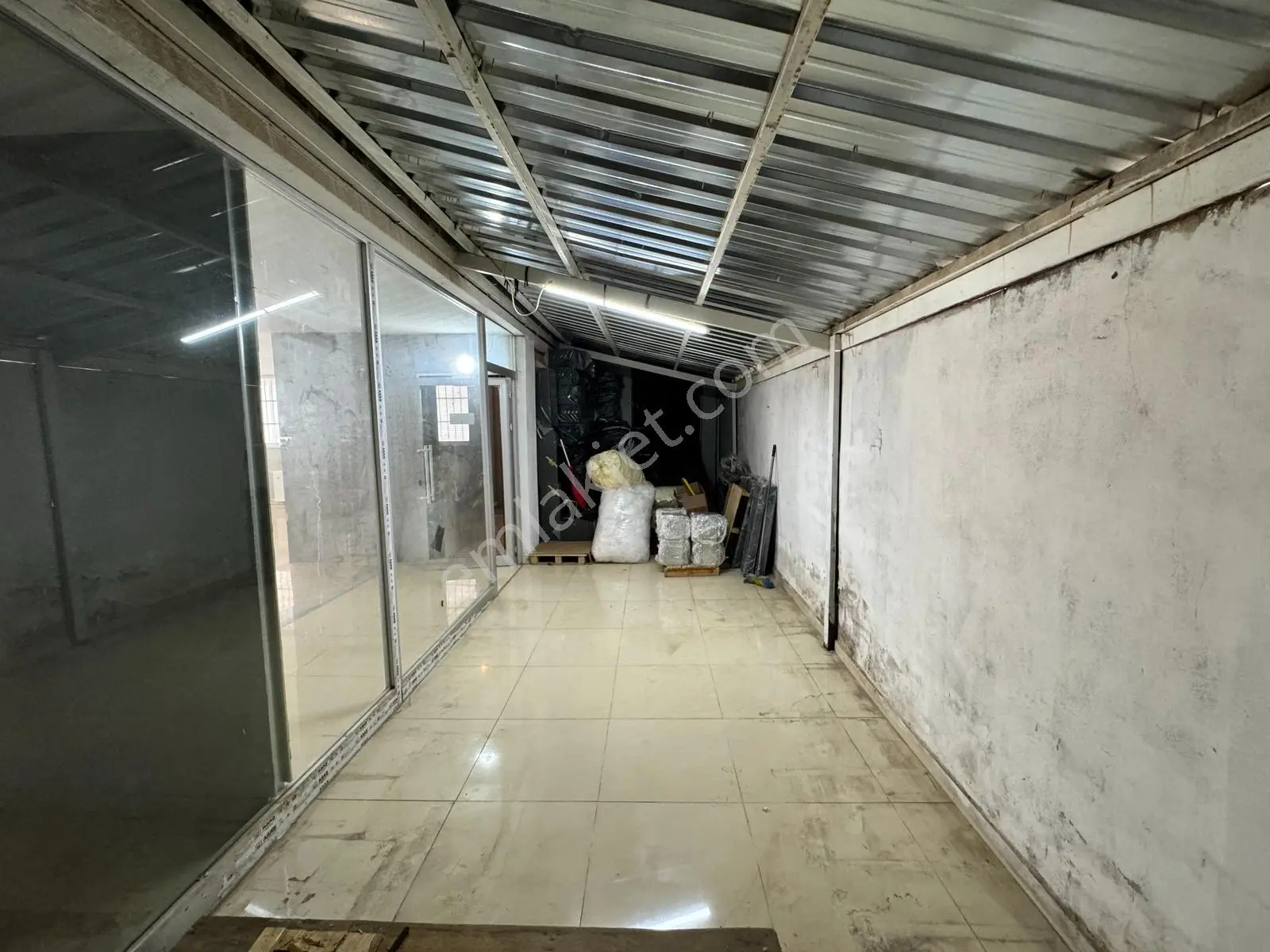 Taşdelen Merkez'de Kiralık İş Yeri / Depo - Görsel 24