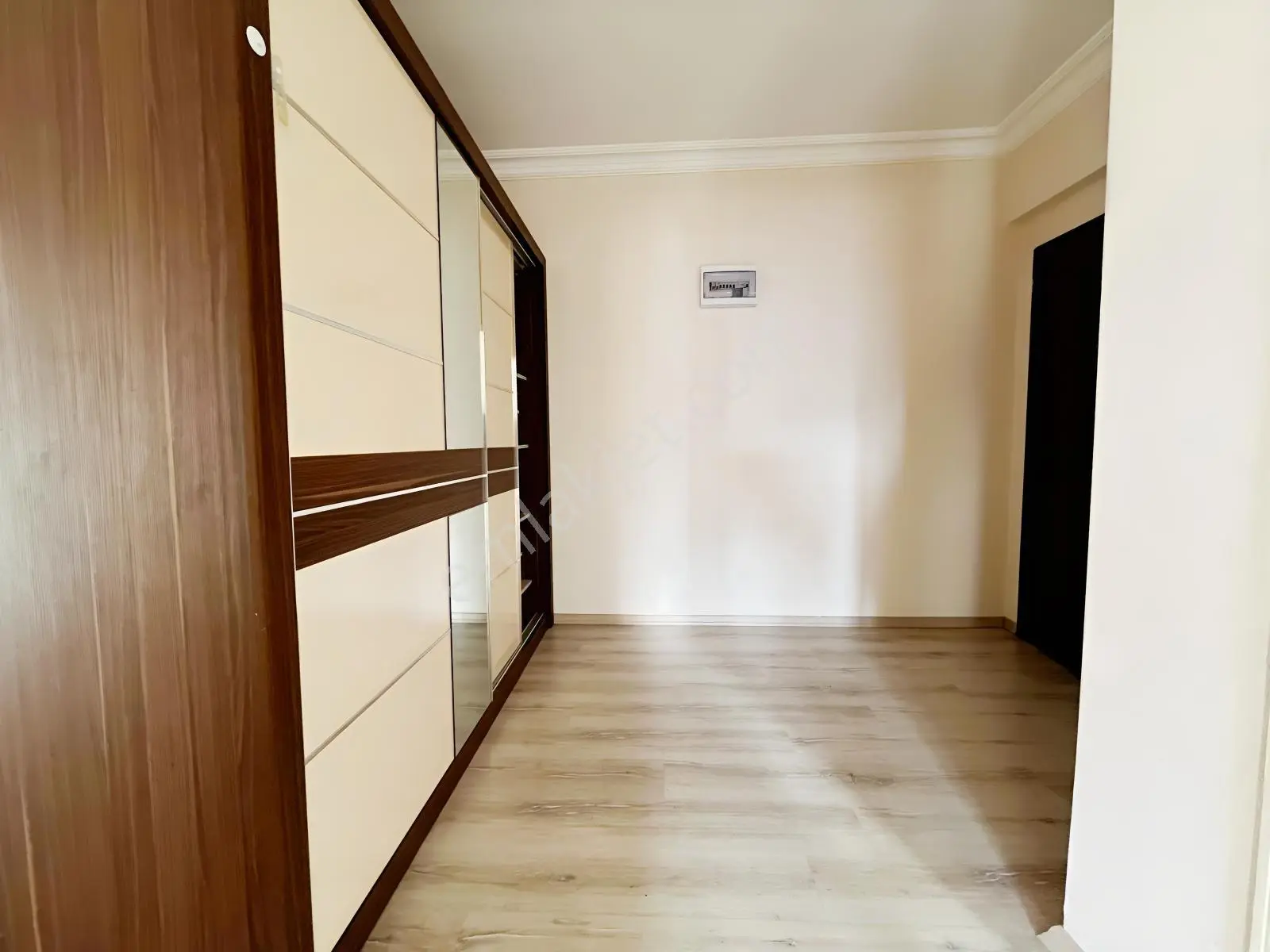 Bağlıcanın Kalbinde Çok Geniş Satılık Ara Kat 3+1 Daire - Görsel 15