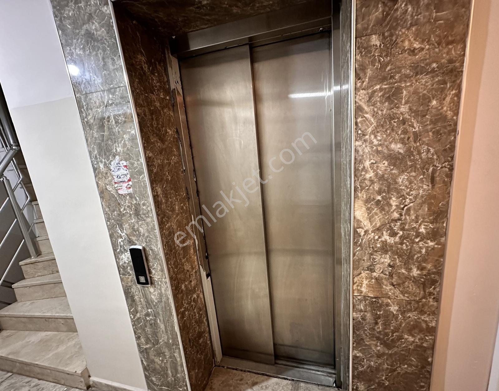 Remax Advantage'den Görüklede Eşyalı Ara Kat 2+1 Kiralık Daire - Görsel 9