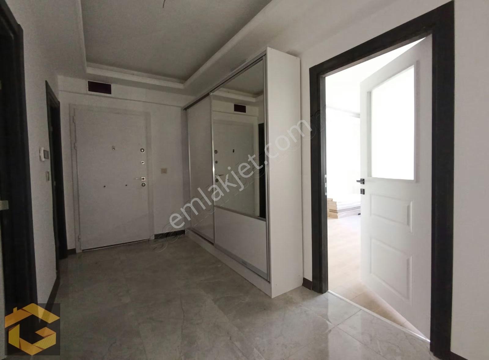 Hacı Bayram Veli Caddesi Üzeri Yıldız Göbek Yakını Kiralık 3+1 - Görsel 4
