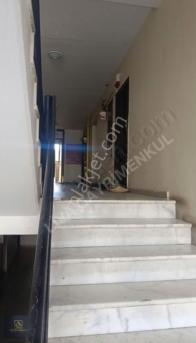 İzmir Buca Gaziler Mah.acil Satilik 3+1 Daire - Görsel 2
