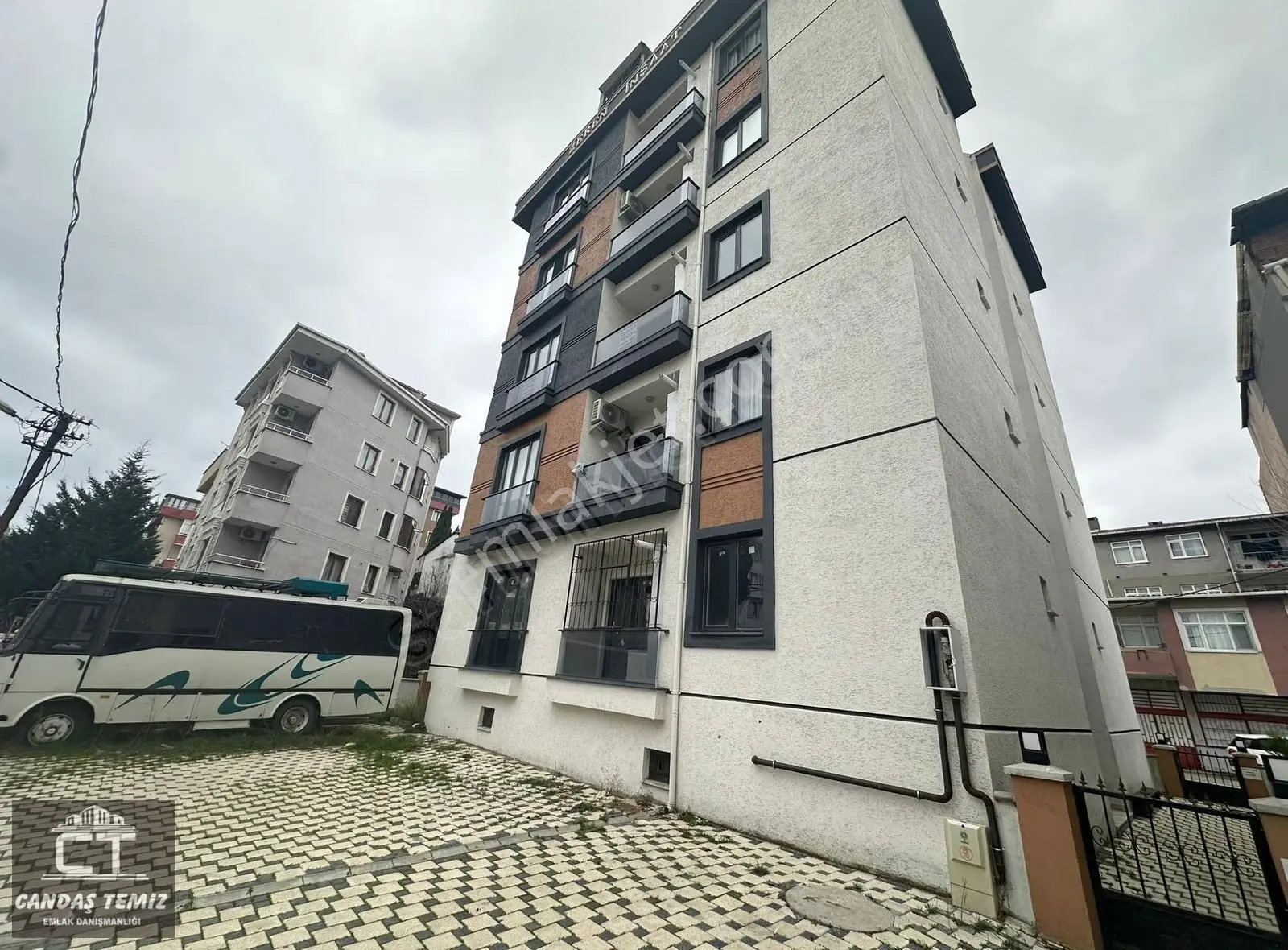 Ct Emlak'tan *tek Yetki Harika Konumda Yeni Binada Geniş Lüx 2+1