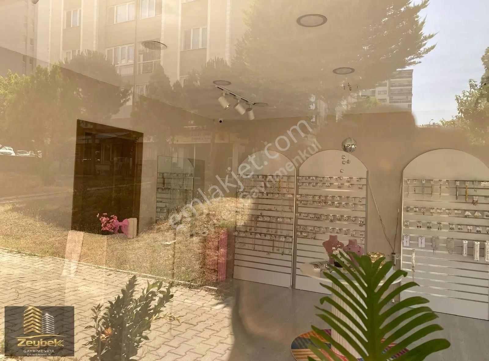 Egekent 2 Merkez'de Full Tadilatlı Kiralık 50 M² Dükkan - Görsel 12