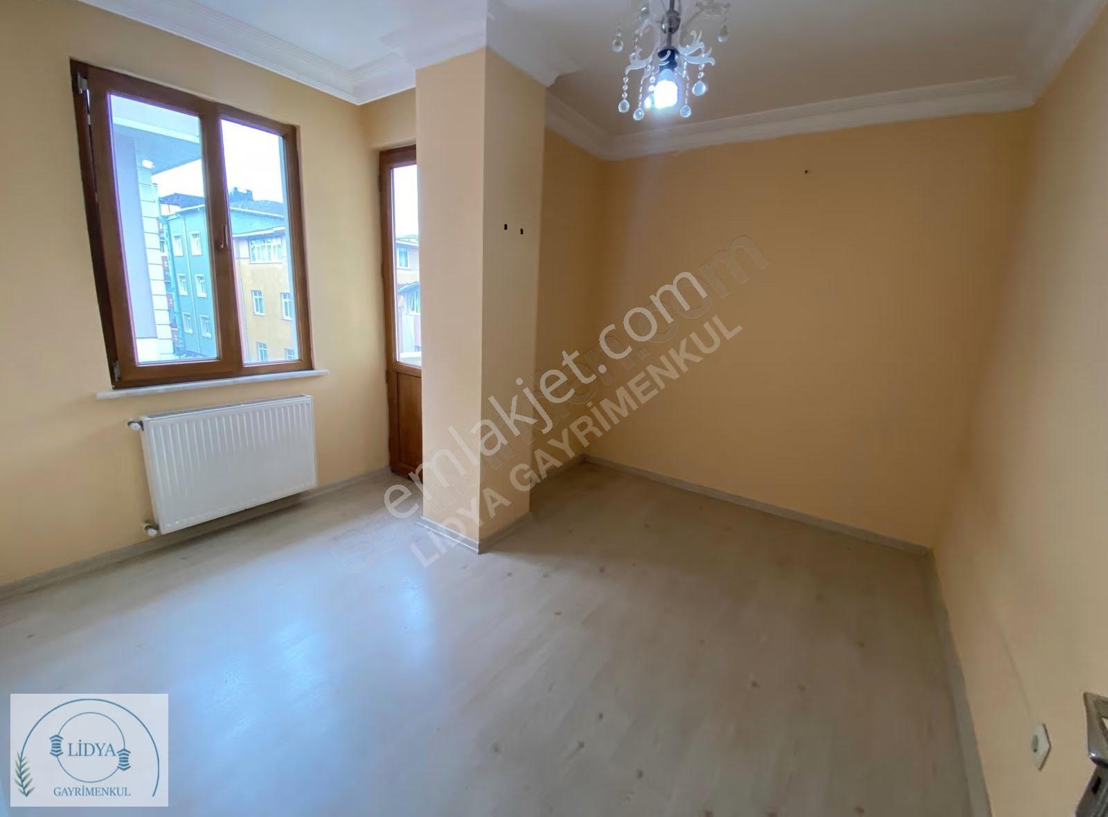 Kayışdağı Mh. Otoparklı Eşyasız Balkonlu Ara Kat 2+1 - Görsel 25