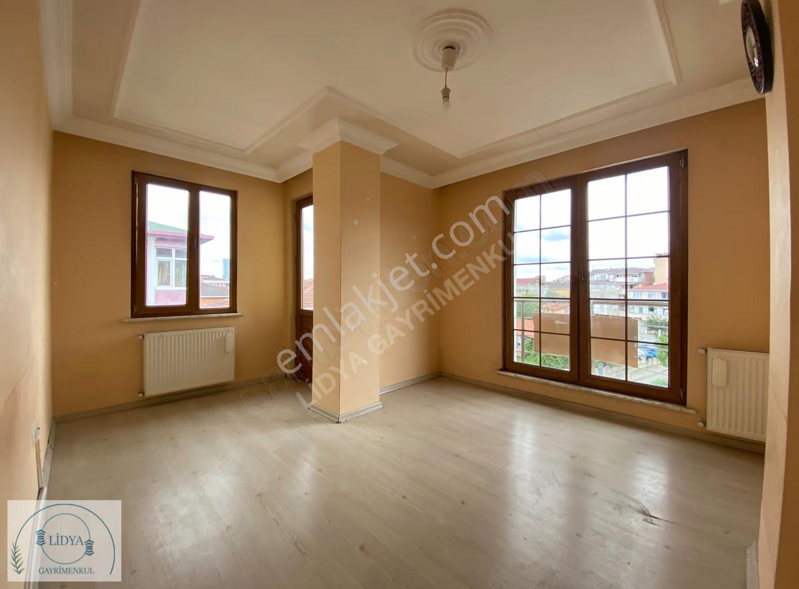 Kayışdağı Mh. Otoparklı Eşyasız Balkonlu Ara Kat 2+1 - Görsel 14