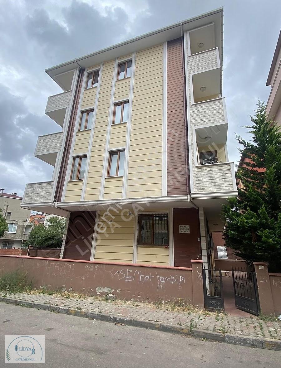 Kayışdağı Mh. Otoparklı Eşyasız Balkonlu Ara Kat 2+1 - Görsel 6