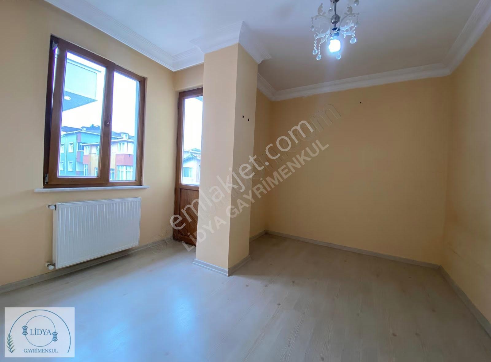 Kayışdağı Mh. Otoparklı Eşyasız Balkonlu Ara Kat 2+1 - Görsel 24