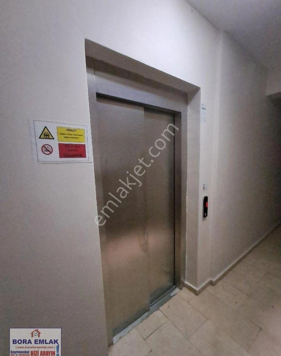 Düzce Aziziye Mahallesinde 2+1 Arakat Asansörlü Kapalı Garajlı Satılık Daire - Görsel 8