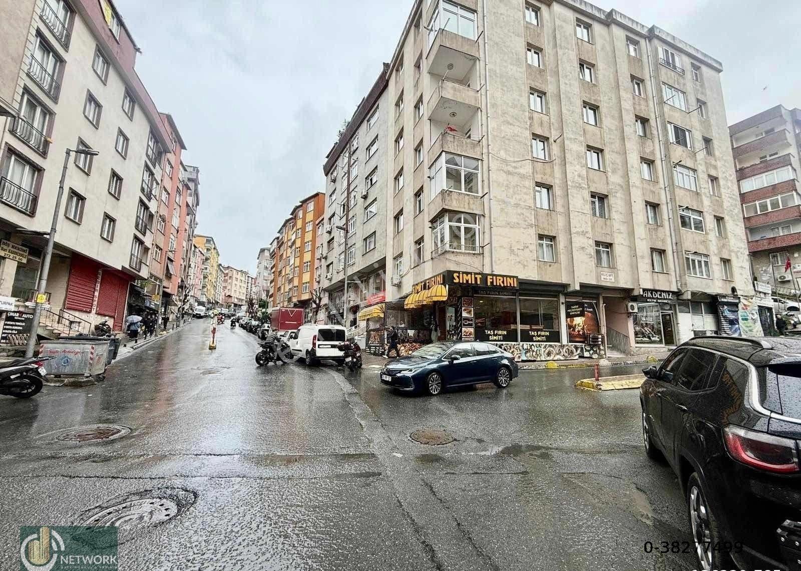 +37.000 Tl Hazır Kiracılı+cadde Dibi Ulaşım'a Yakın Eşyalı 1+1 - Görsel 2