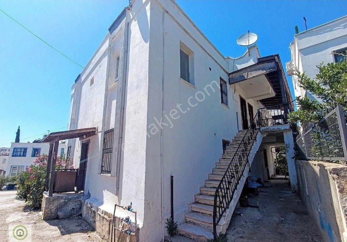 Bodrum Konacık'ta Satılık 2+1 Üst Kat Daire Tamamen Yenilenmiş Ayrı Mutfak - Görsel 11