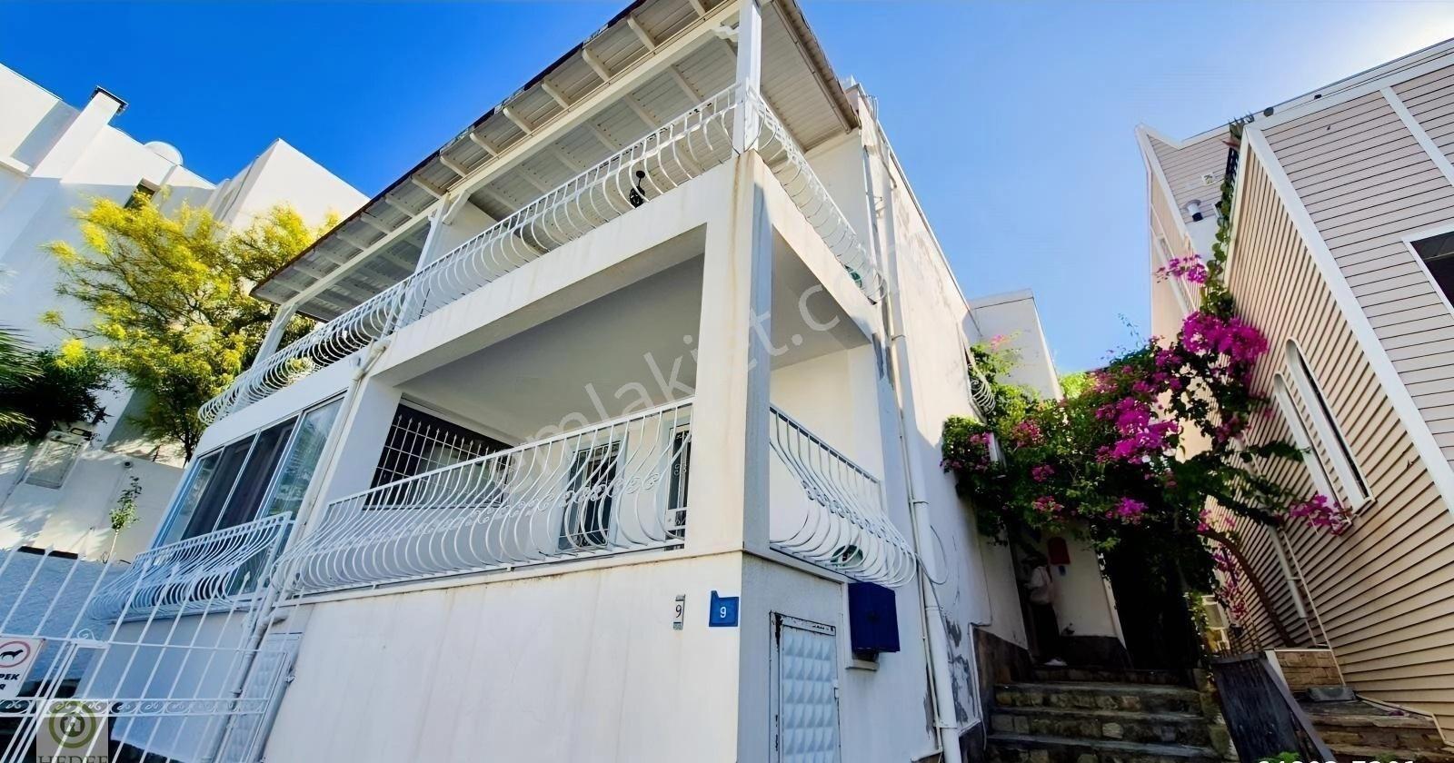 Bodrum Bardakçıda Deniz Manzaralı Teraslı İkiz Dubleks Villa - Görsel 14