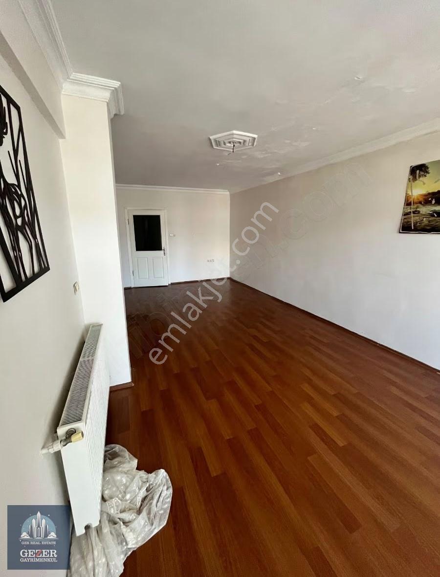 Küçükköyde Merkezi Konumda 110 M2 Kiralık 2+1 Daire - Görsel 3