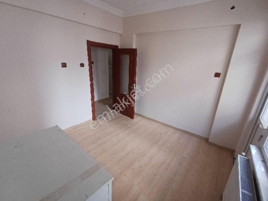 Satlık 3+1 Rızvanağa Cad Servet Apt - Görsel 17