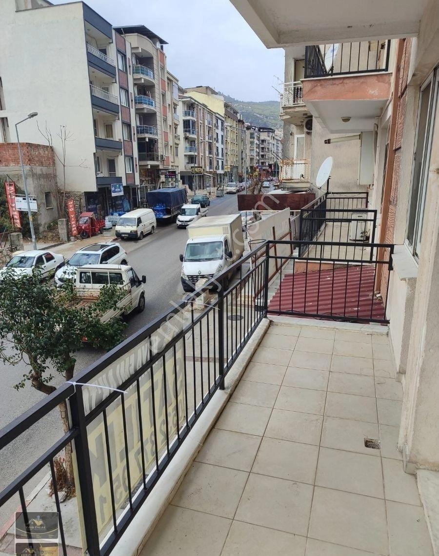 Kaya Emlak'tan Kemalpaşanın Merkezinde Satılık Kombili Daire - Görsel 2