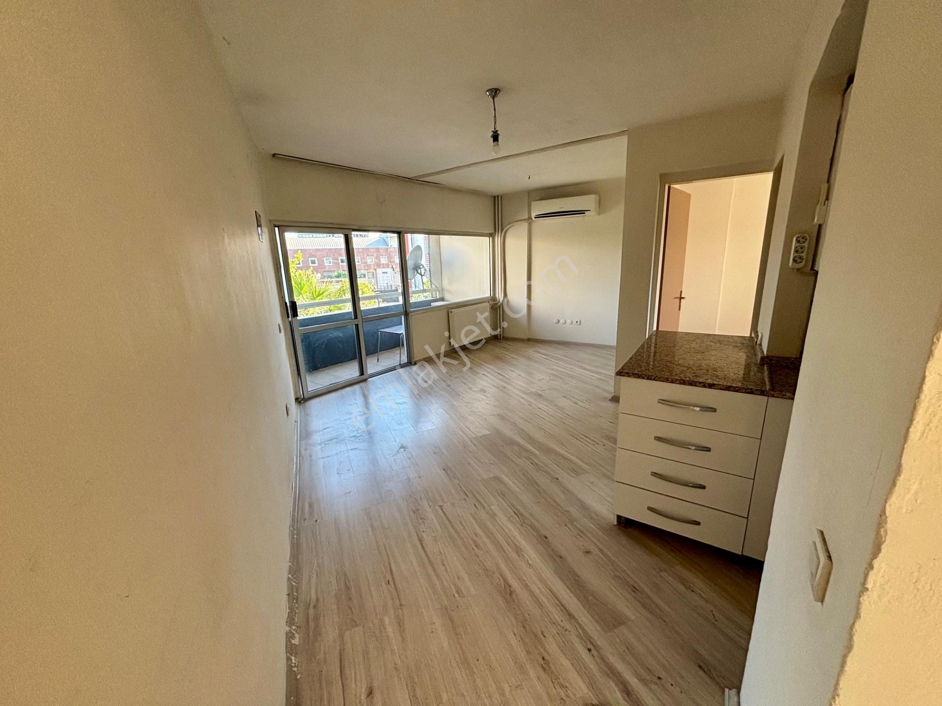 Bornova Evka 3 Metro Yürüme Mesafesinde Kiralık 1+1 Daire - Görsel 4