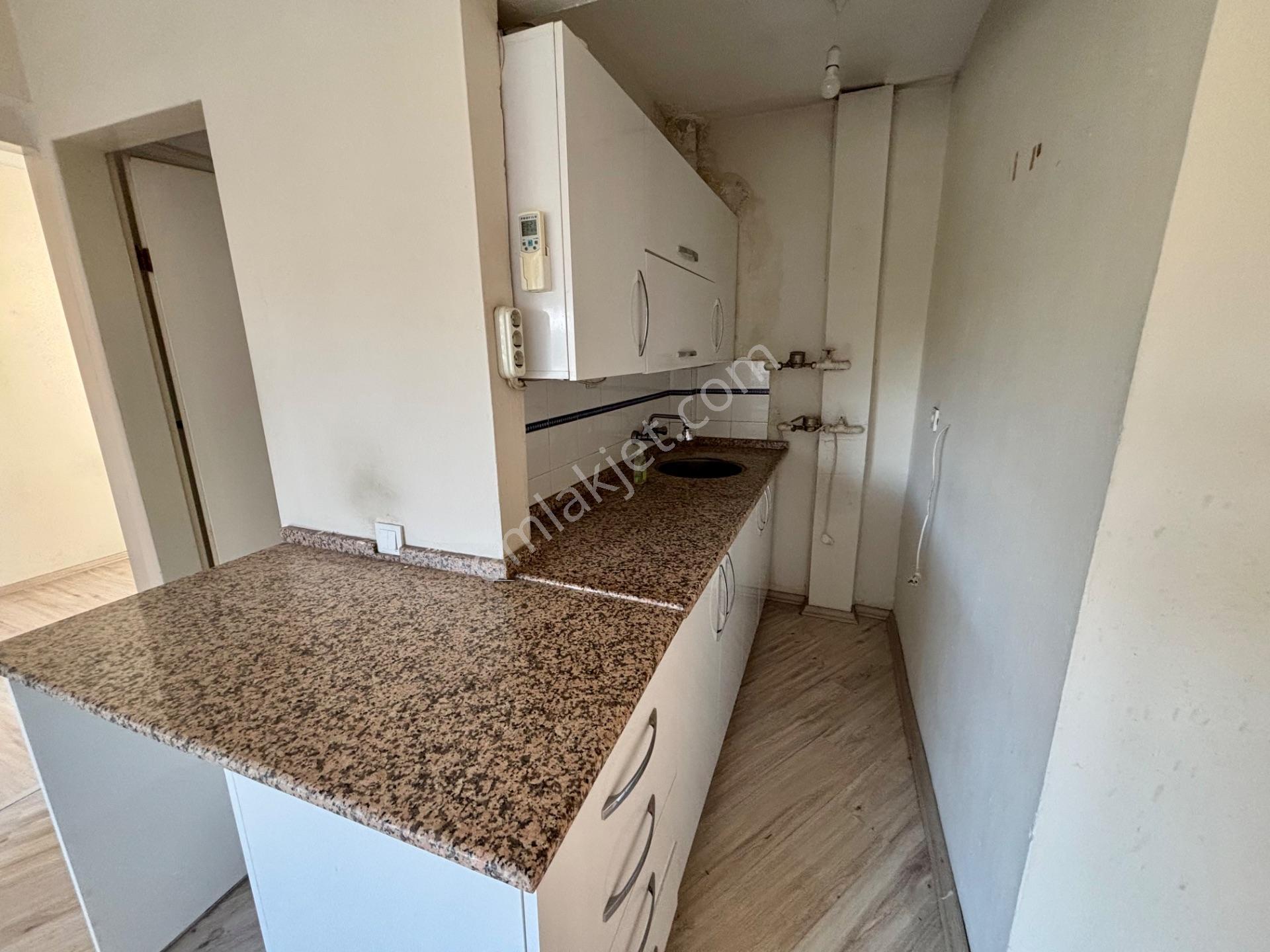 Bornova Evka 3 Metro Yürüme Mesafesinde Kiralık 1+1 Daire - Görsel 12