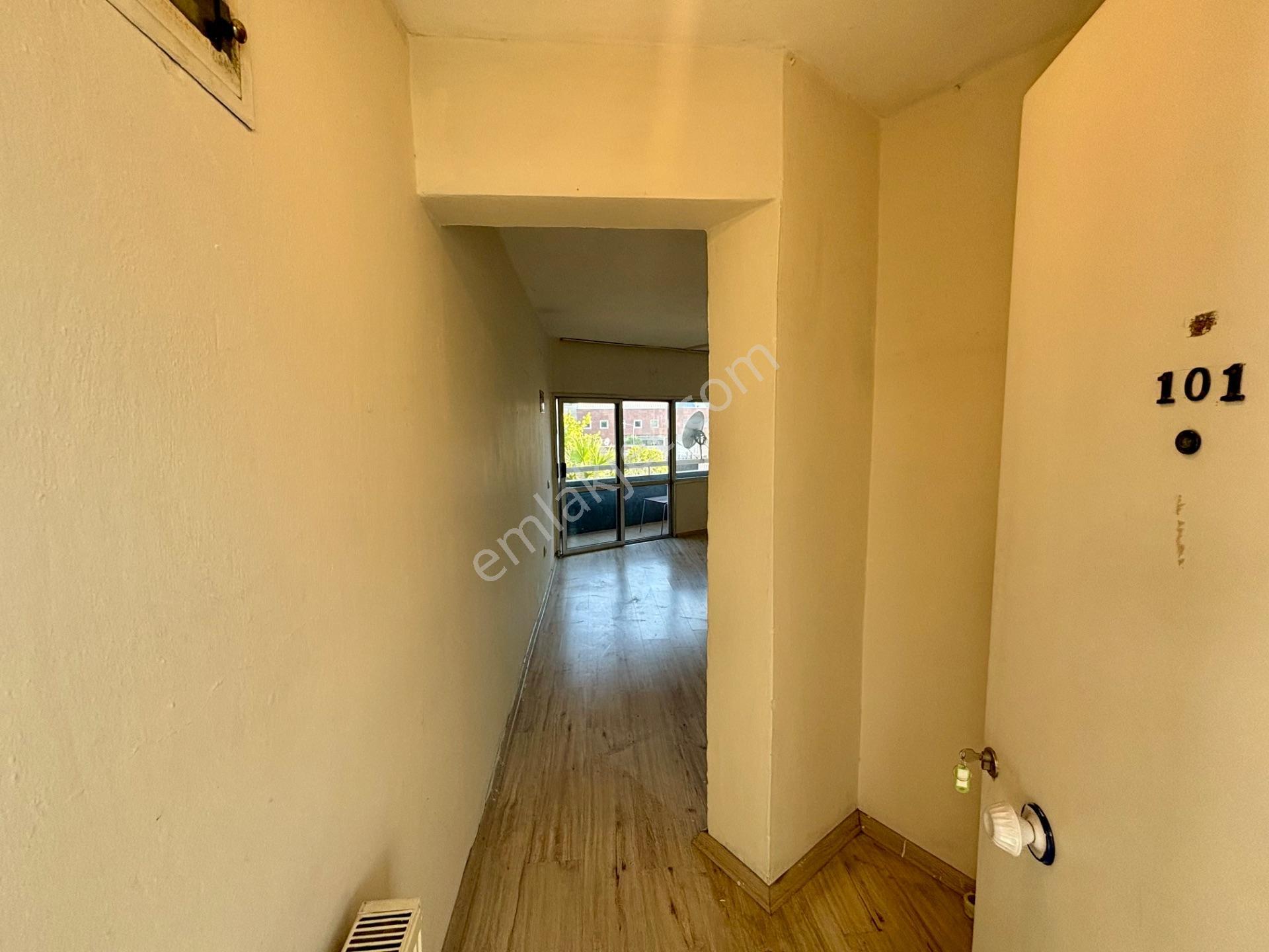 Bornova Evka 3 Metro Yürüme Mesafesinde Kiralık 1+1 Daire - Görsel 3