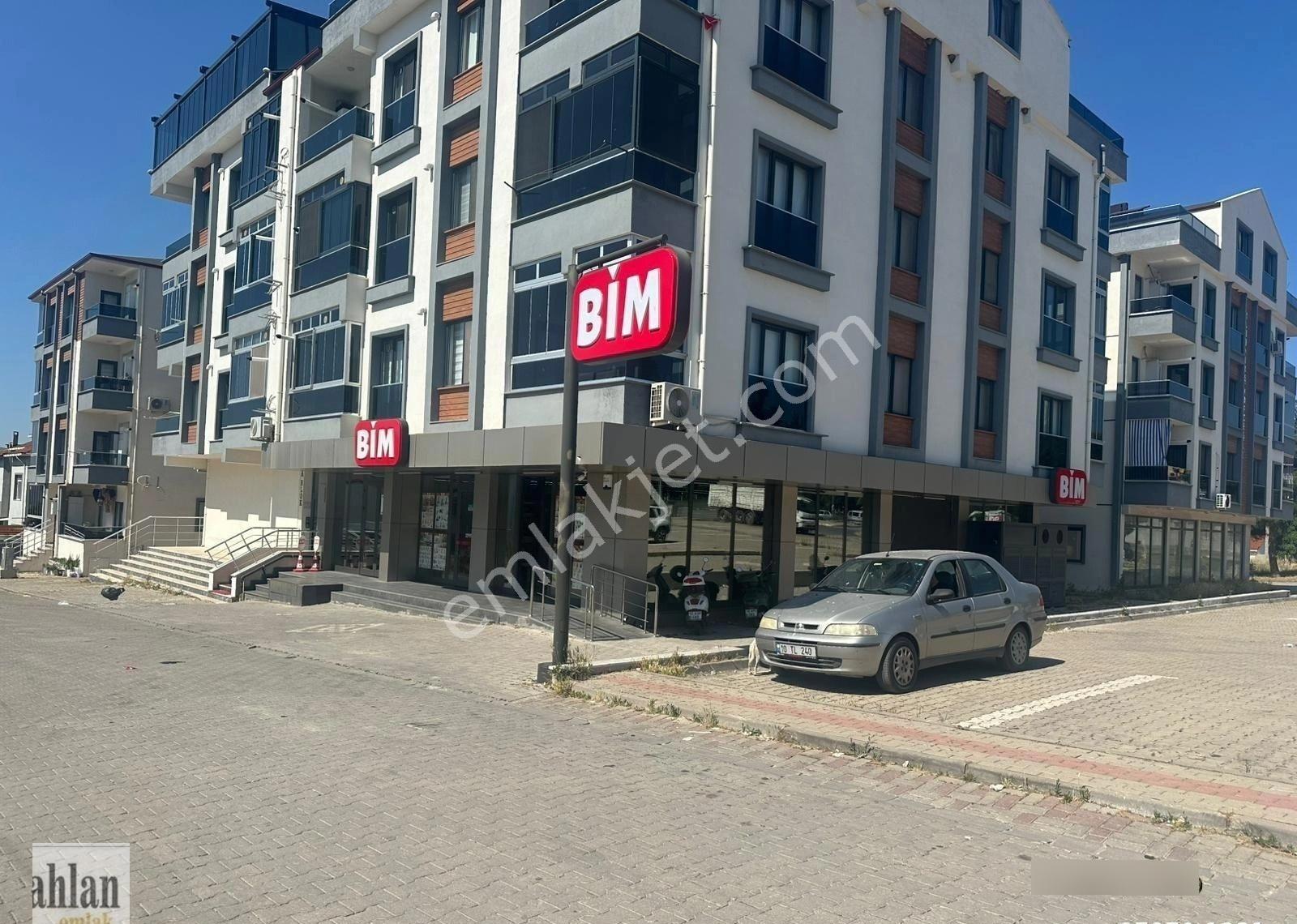 Şahlan Emlaktan Kurumsal Kiracılı 571m2 Yeni Bina Satılık Dükkan - Görsel 13