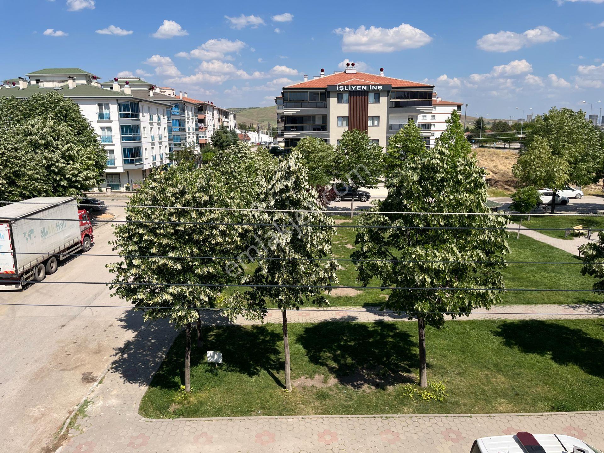 Krediye Uygun!!!//ara Katta Önü Açık Park Cephe// İskanlı 3+1 - Görsel 9