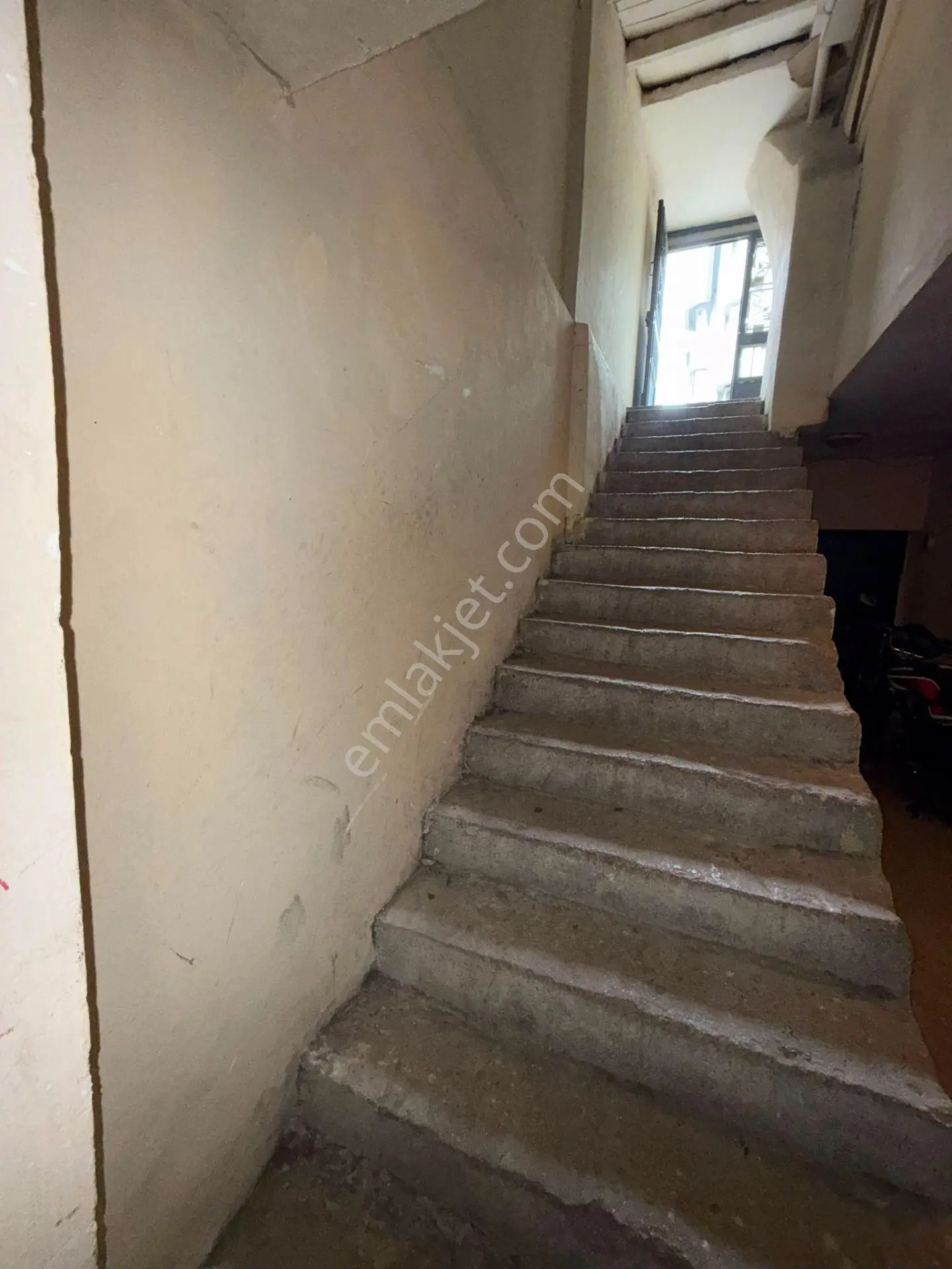 Cerrahpaşa Emlaktan Avcılar Mustafa Kemalpaşa’da Kiralık 40 M² Bodrum Kat Dükkan | 10.000 Tl