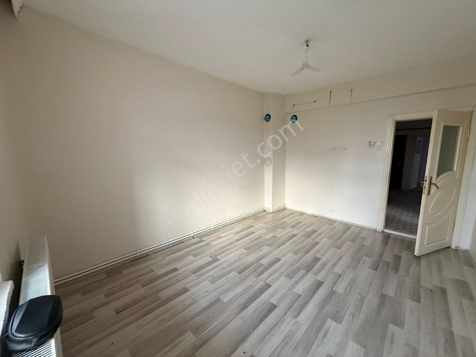 Özçelebi'den İstasyon'da 2+1 Doğalgazlı Kiralık Daire