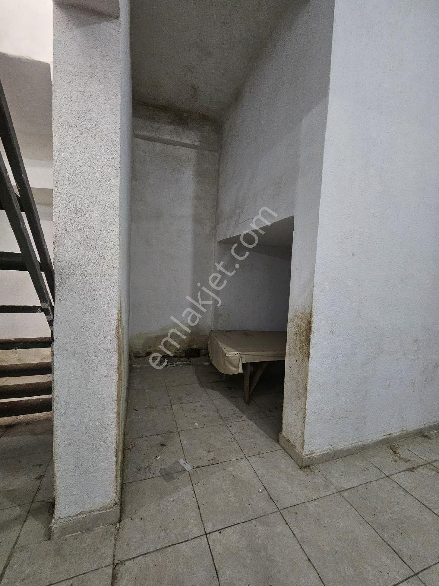 Yüzyıl Oto Center Bölgesinde İskanlı, Depolu Düz Ayak Mağaza - Görsel 15
