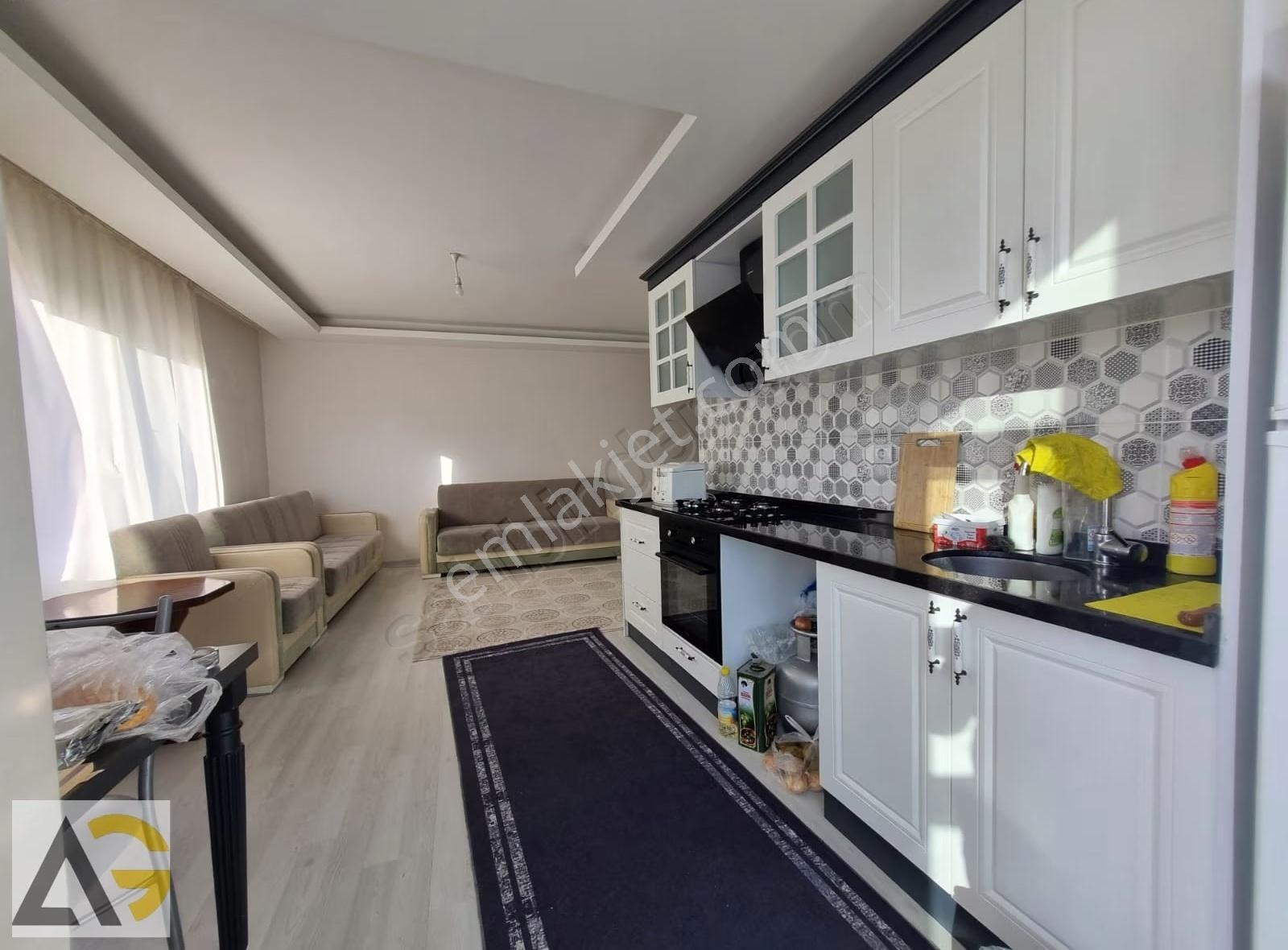 Auradan Azor Plaza Evlerinde Kiralık Eşyalı 1+1 Daire - Görsel 2