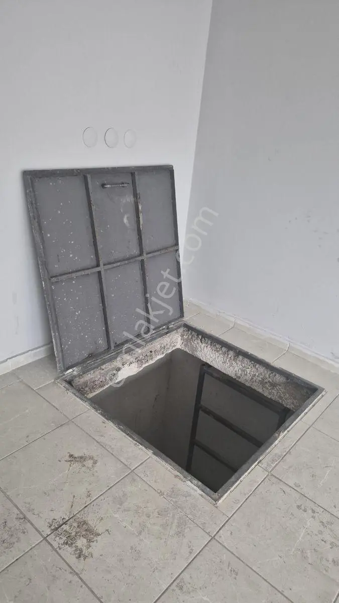 Satılık Depolu Ön Kullanımlı Dükkan - Görsel 11