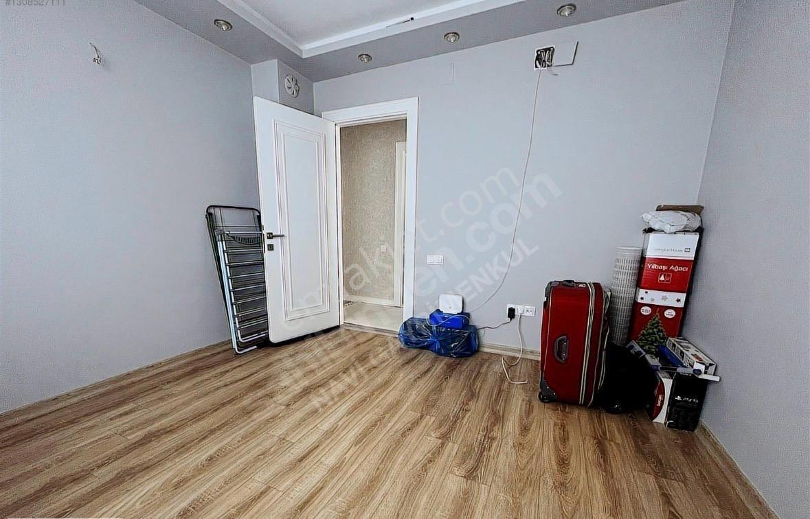 Mezitlide Havuzlu Lüx Sitede - Görsel 9