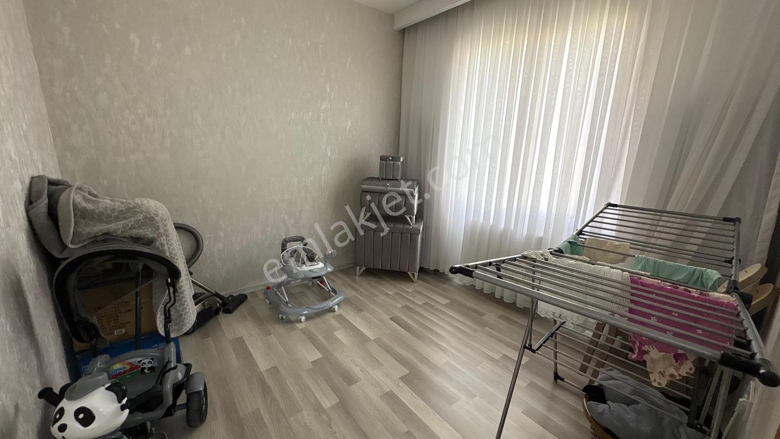 Millet Bahçesi Yanı Başında 3+1 Full Masraflı Bakımlı Daire - Görsel 12