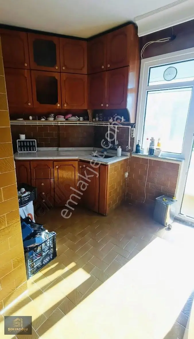 Şekeroğlu Emlak'tan Ana Cadde Dibinde 2+1 Kiralık Daire