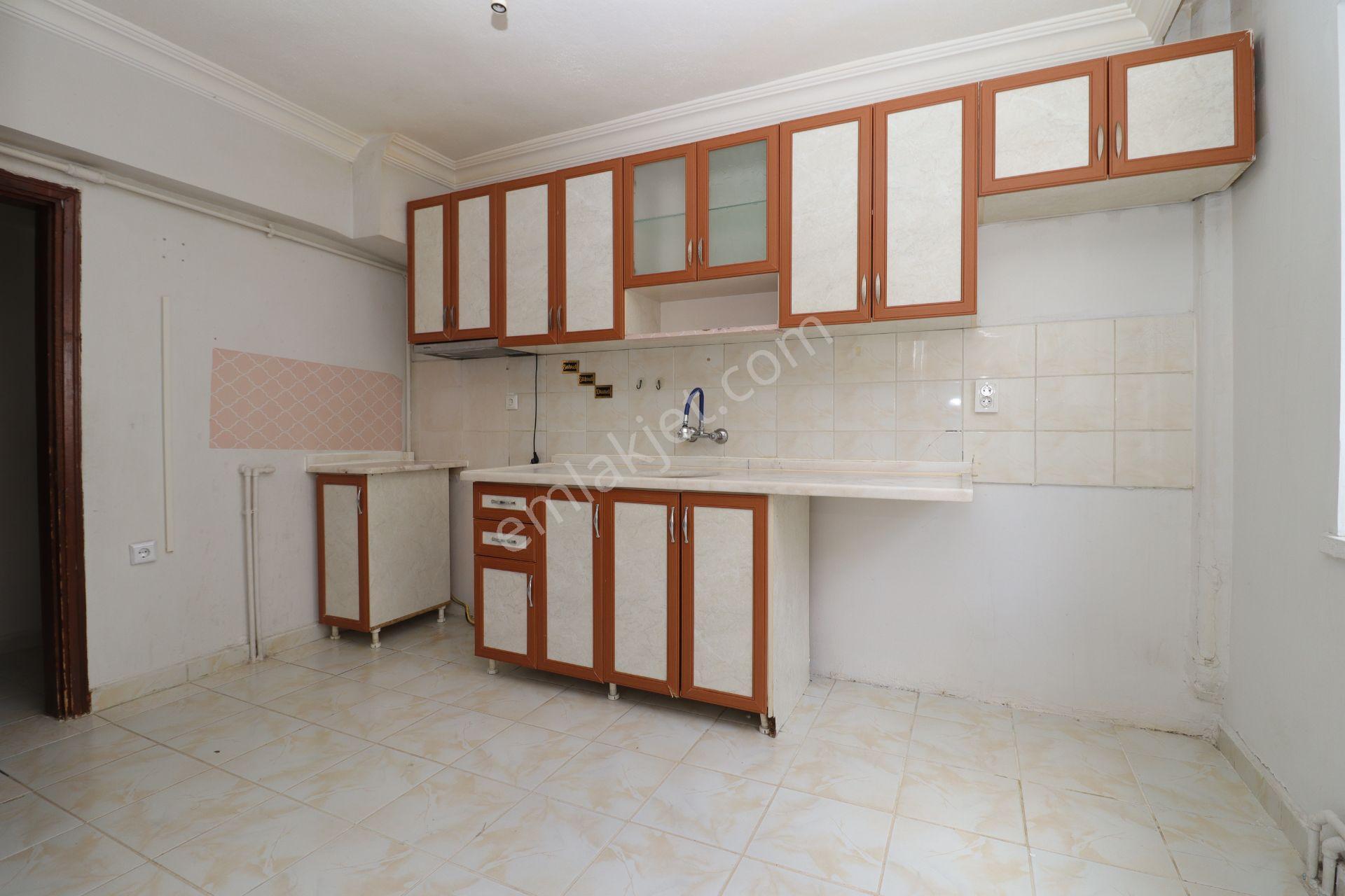 Akif'ten Atakent'te 3+1 14.cadde Üzeri Ara Kat G/b Cephe Kiralık Daire - Görsel 2