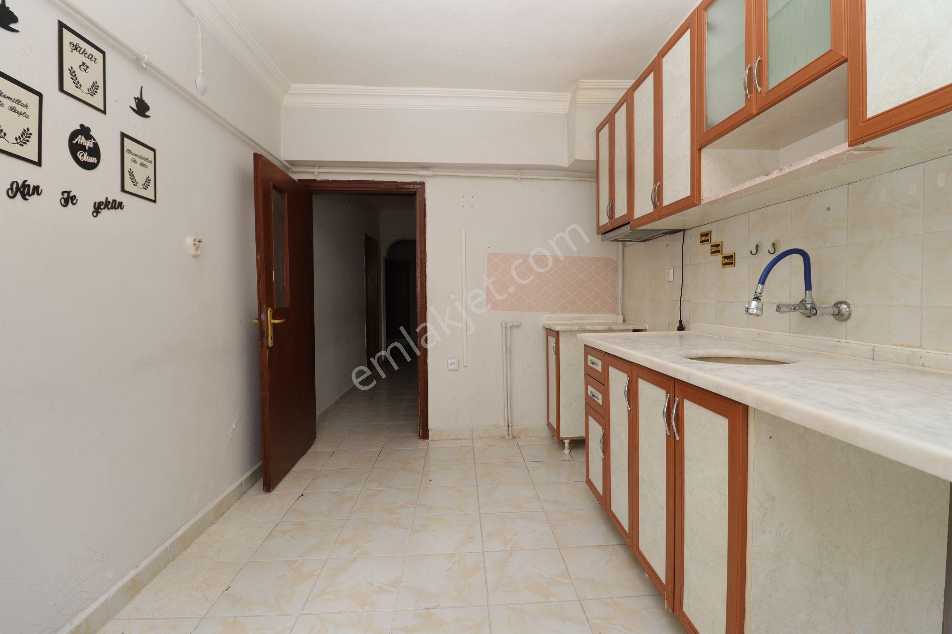 Akif'ten Atakent'te 3+1 14.cadde Üzeri Ara Kat G/b Cephe Kiralık Daire - Görsel 3