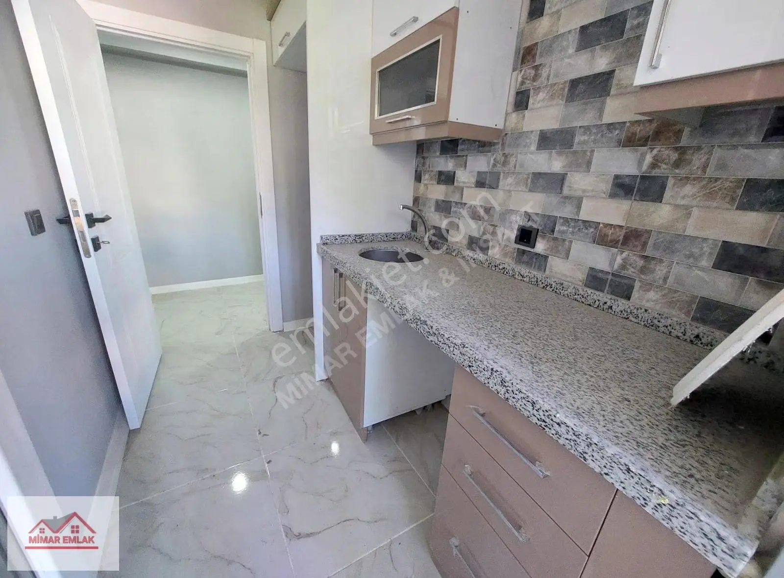 Güvercintepede Kiralık 2+1 Yüksek Giriş Daire | Balkonlu - Görsel 3